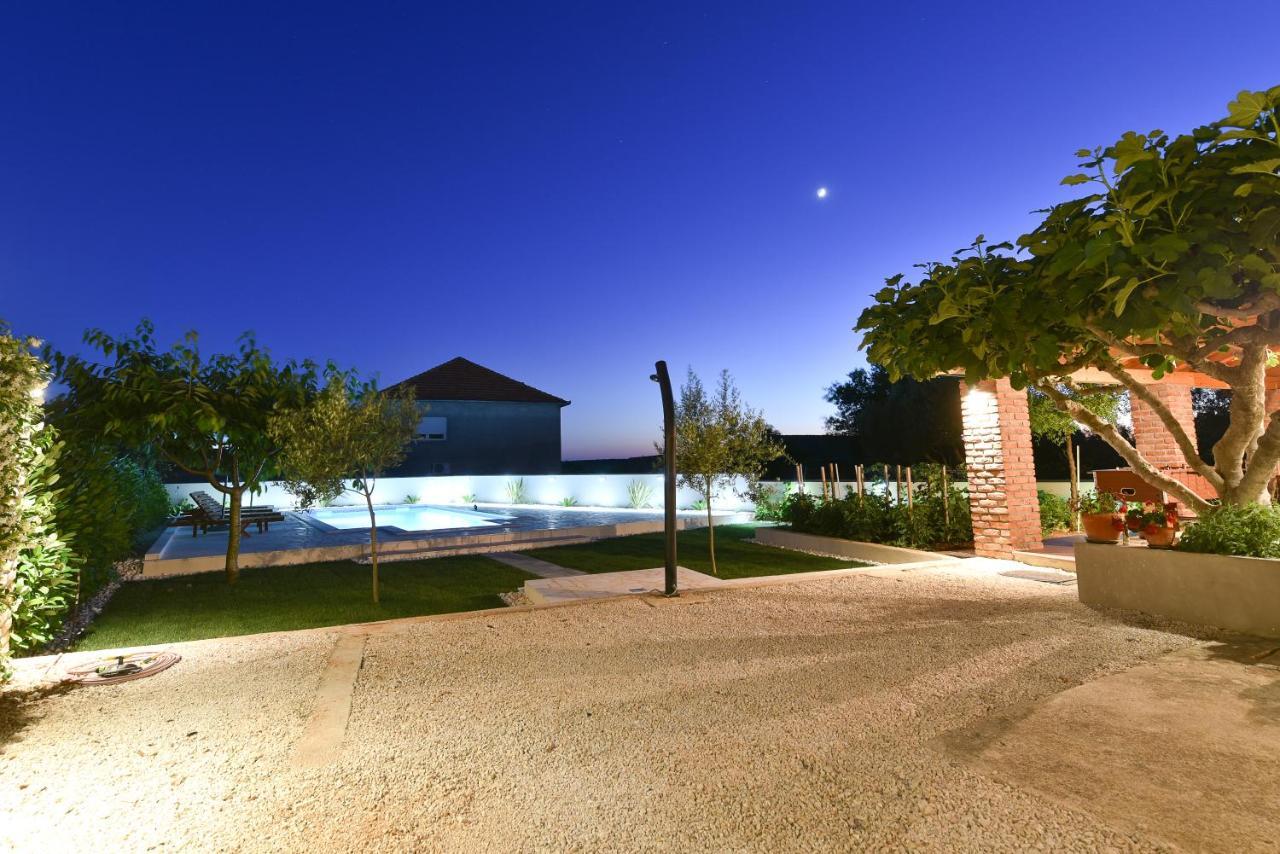 Villa Navita Augustinus With Pool Debeljak Kültér fotó